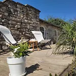 Amphitryon Bed and Breakfast 3*