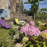 Amphitryon Bed and Breakfast 3*