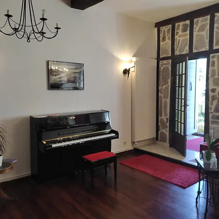 Amphitryon Bed & Breakfast 3*